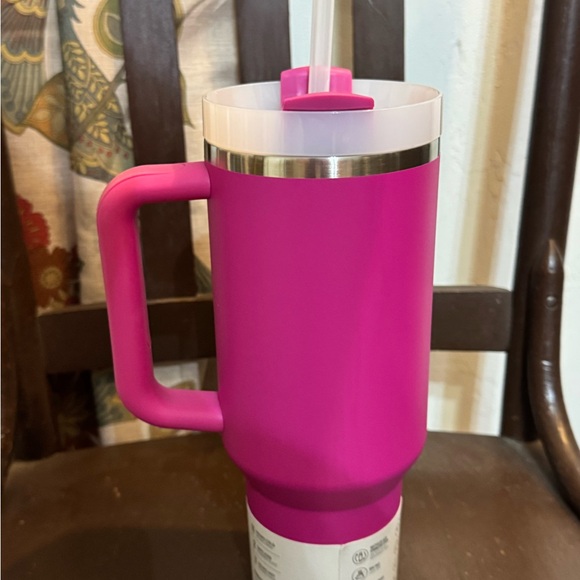 Stanley Fuchsia Quencher H2.0 Tumbler - Picture 5 of 6